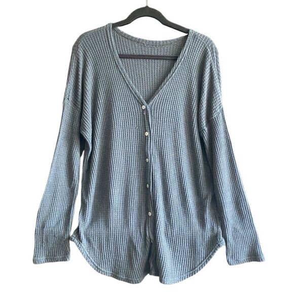 Long Sleeve Gray Button Downwn Waffle Knitt Top. Size XL. - Picture 1 of 7